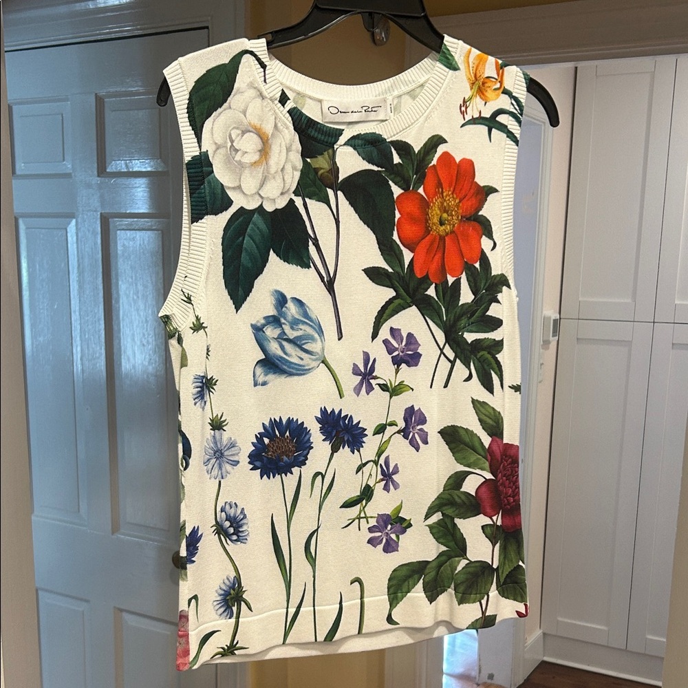 Oscar de la Renta White Floral Sleeveless Crewneck Sweater